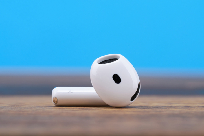 Apple AirPods 4 ANC vs. Samsung Galaxy Buds4 – Bedienung