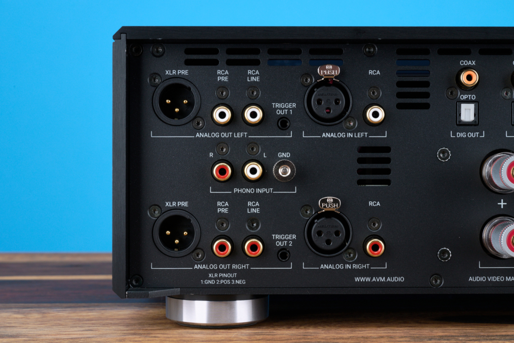 AVM Ovation CS 8.3 S analoge Schnittstellen Detail