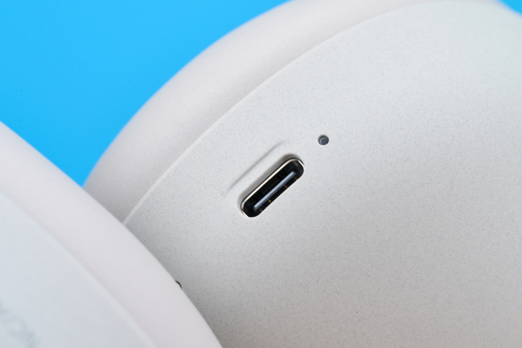 Apple AirPods Max 2 vs Sony WH 1000XM6 im Vergleich Ladeanschluss Sony