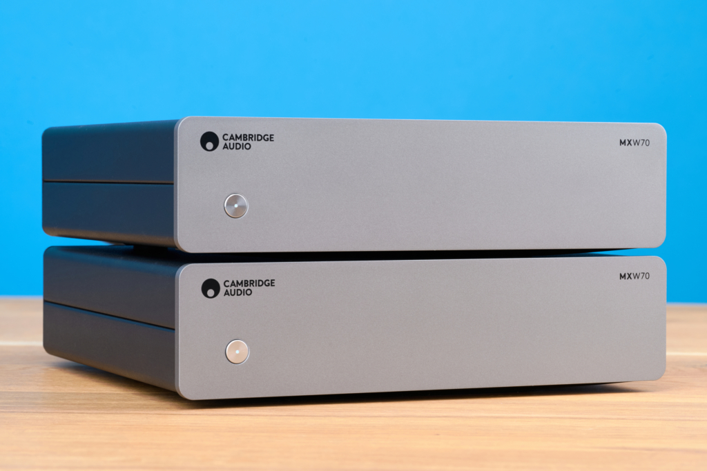 Cambridge Audio MXW70 Mono-Paar übereinander von links