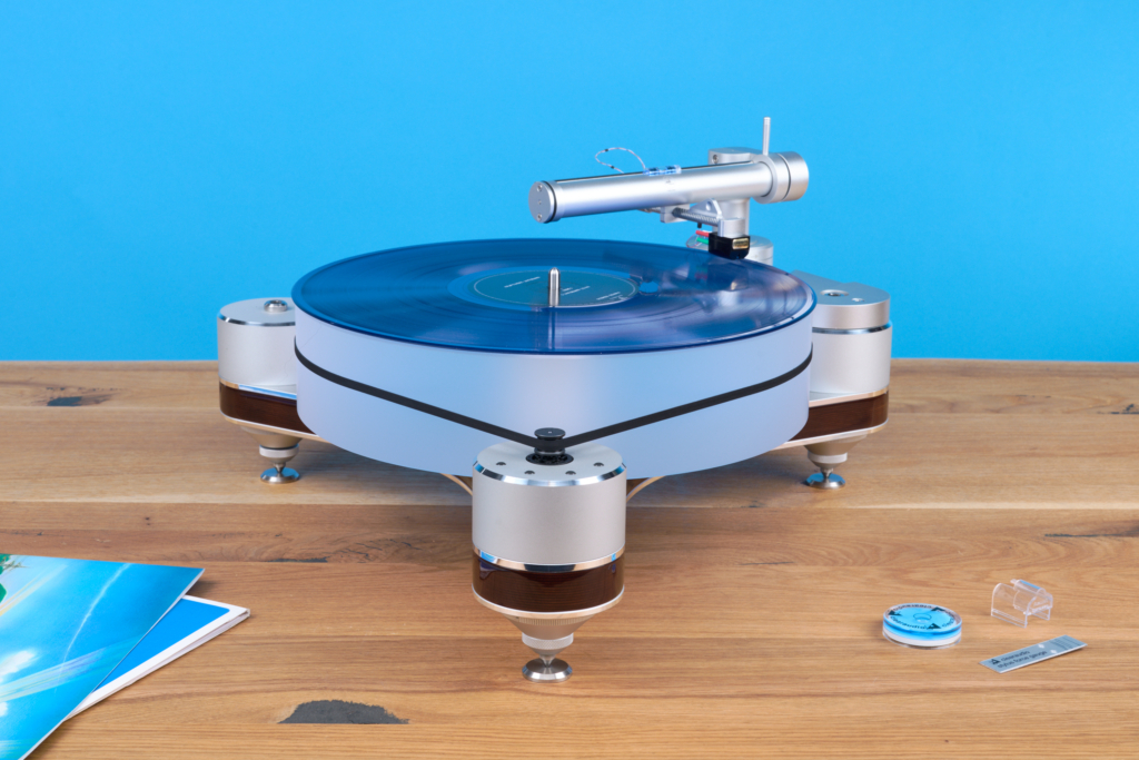 Clearaudio Innovation Compact Seitenansicht mit Zubehör