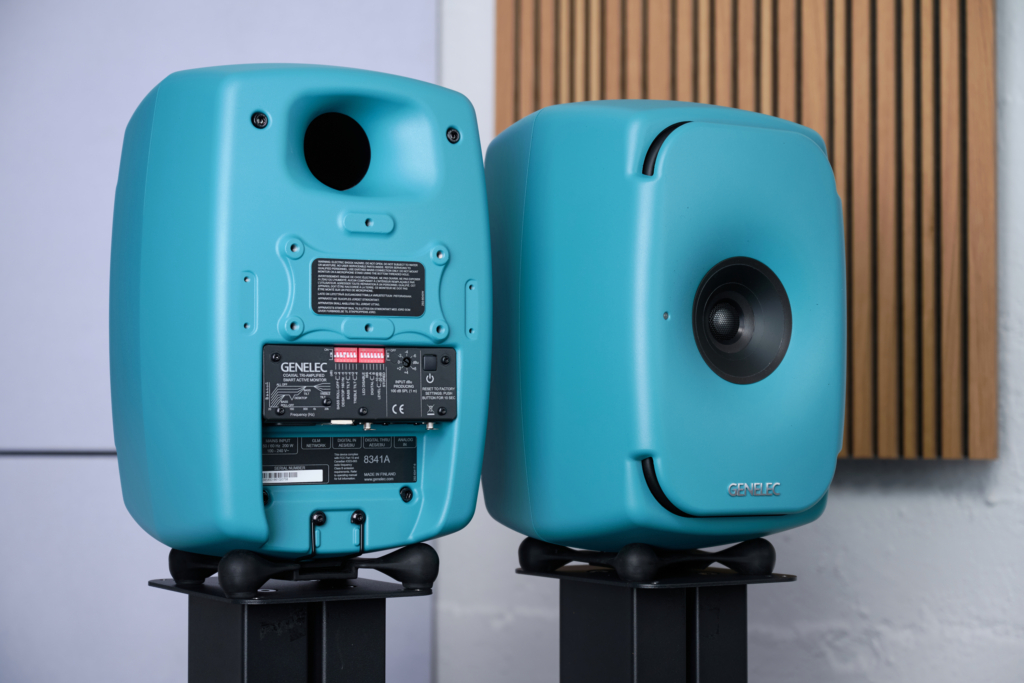 Genelec 8341A Vorder- und Rückseite