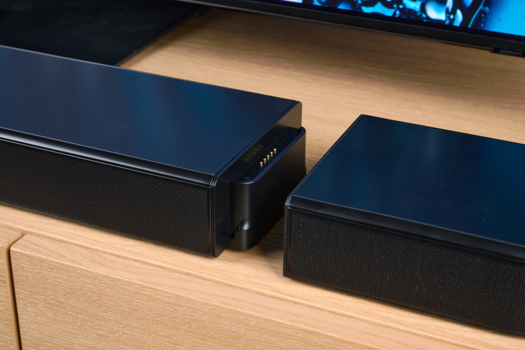 Rear-Speaker und Kontakt JBL Bar 800MK2