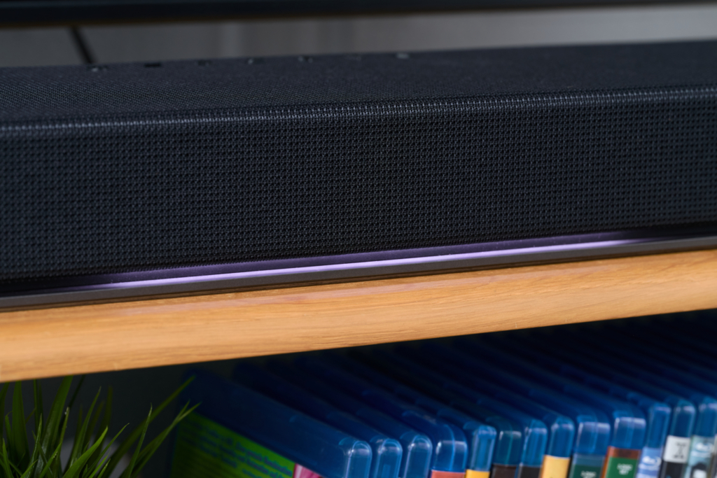 Center-Speaker mit Licht darunter