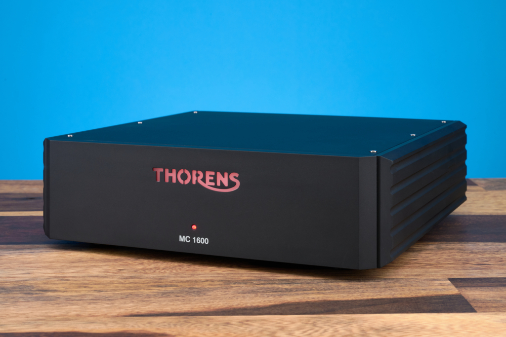 Thorens MC 1600 schräg von rechts