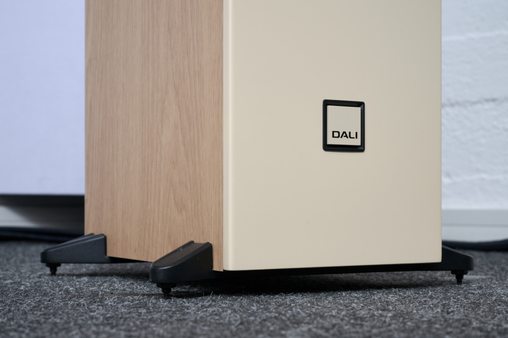 Dali Sonik 7 im Test – Standfuß