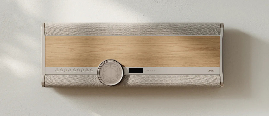 Dalis All-in-One-System Vega lässt sich frei aufstellen oder an der Wand befestigen.