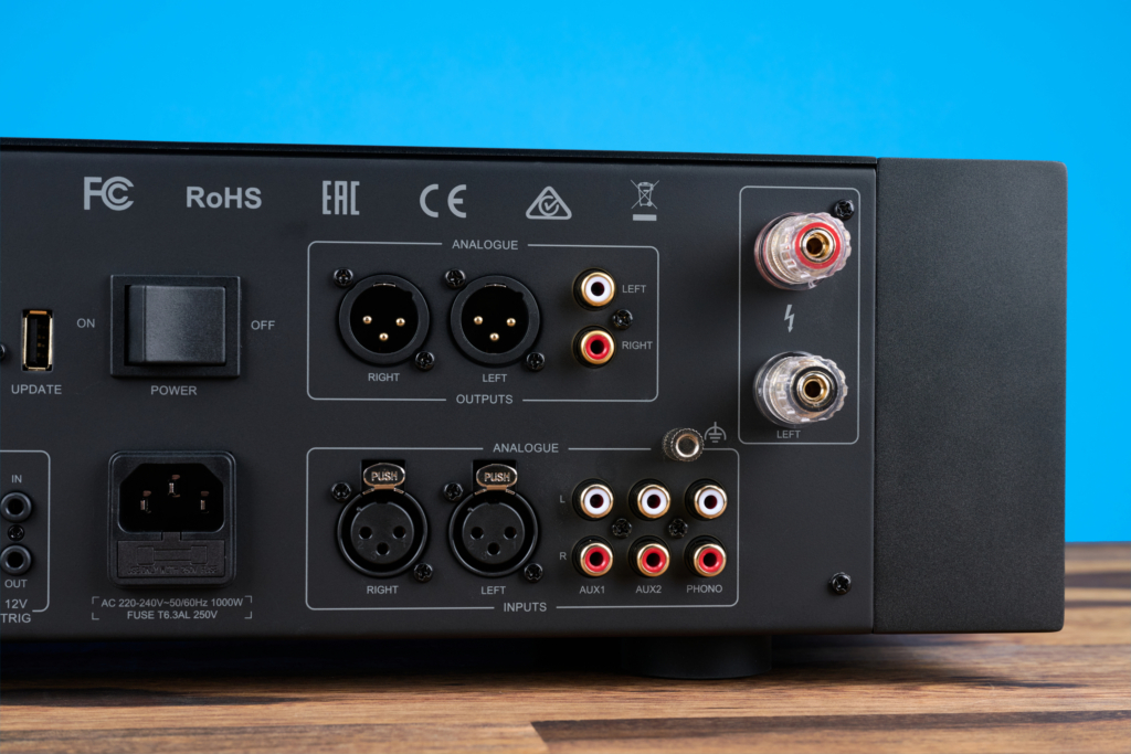 Quad Platina Integrated – Anschlüsse rechte Seite