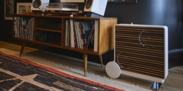 REL Acoustics bringt elegante Subwoofer der Reihe Planar.