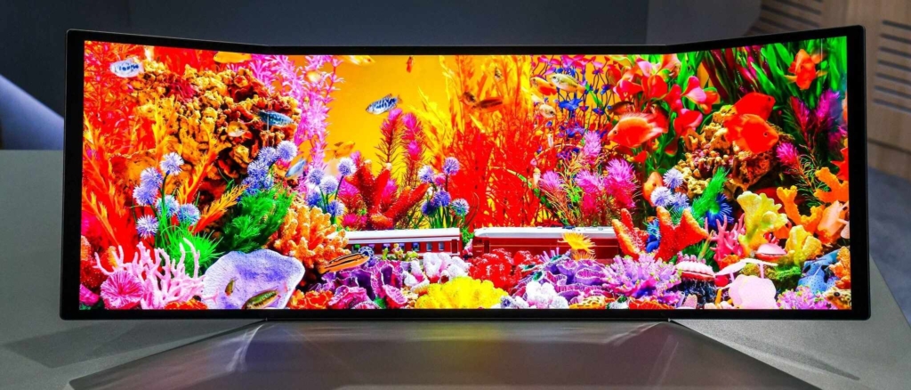 TCL CSOT hat diesen OLED-Monitor aus dem Inkjet-Verfahren gezeigt.