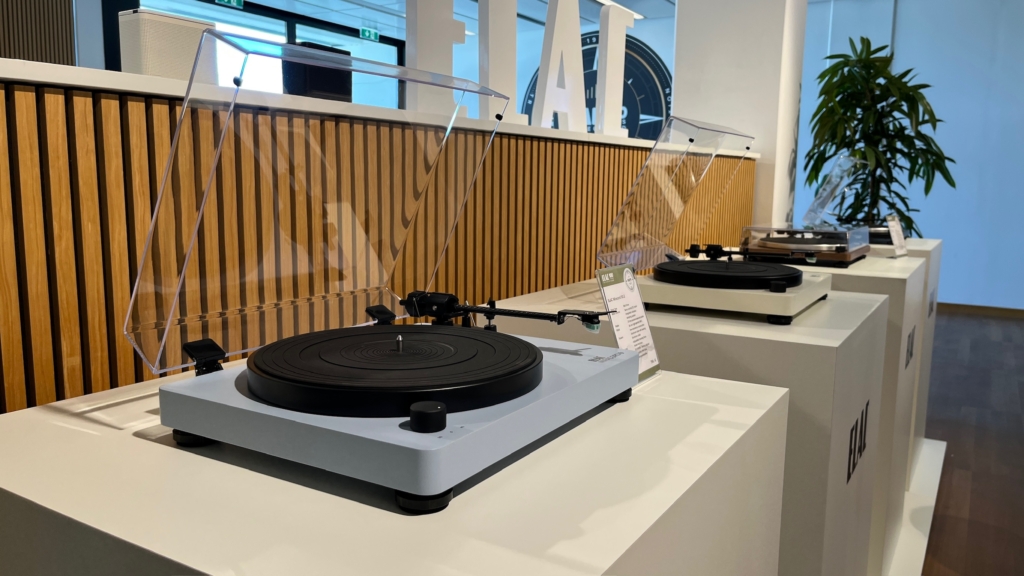 Elac Miracord