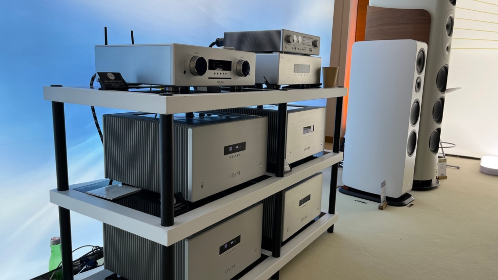 High End 2026 | HiFi-Anlagen-Highlights Canton an AVM