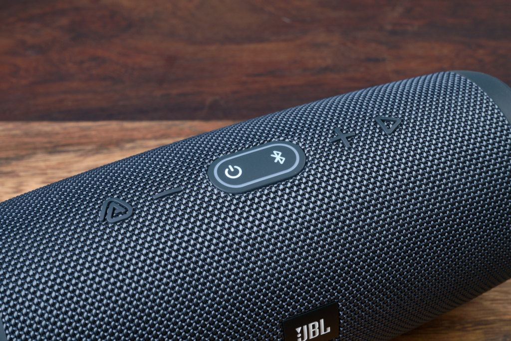JBL Charge Essential 3 – Bedienung am Gerät