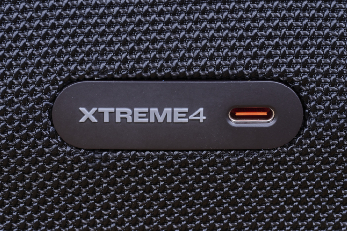 JBL Xtreme 4 vs. Xtreme 4 – Ausstattung
