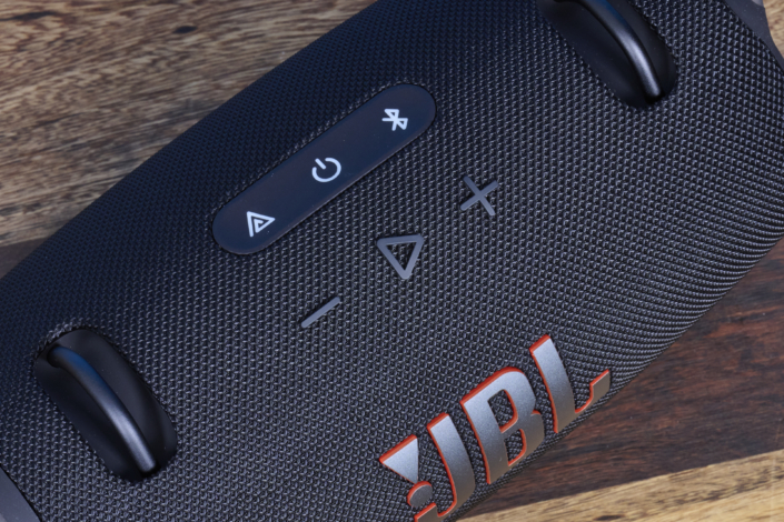JBL Xtreme 4 vs. Xtreme 4 – Bedienung