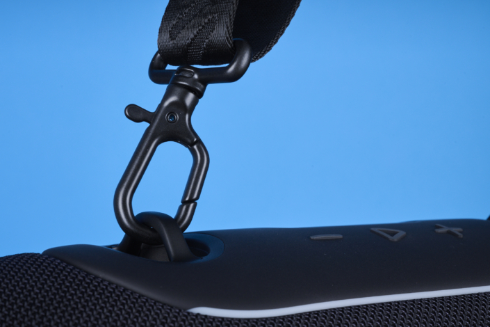 JBL Xtreme 4 vs. Xtreme 4 – Design