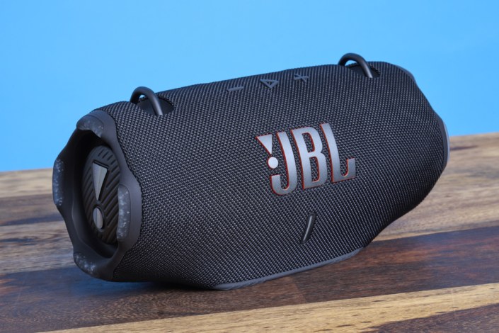 JBL Xtreme 4 vs. Xtreme 4 – Design