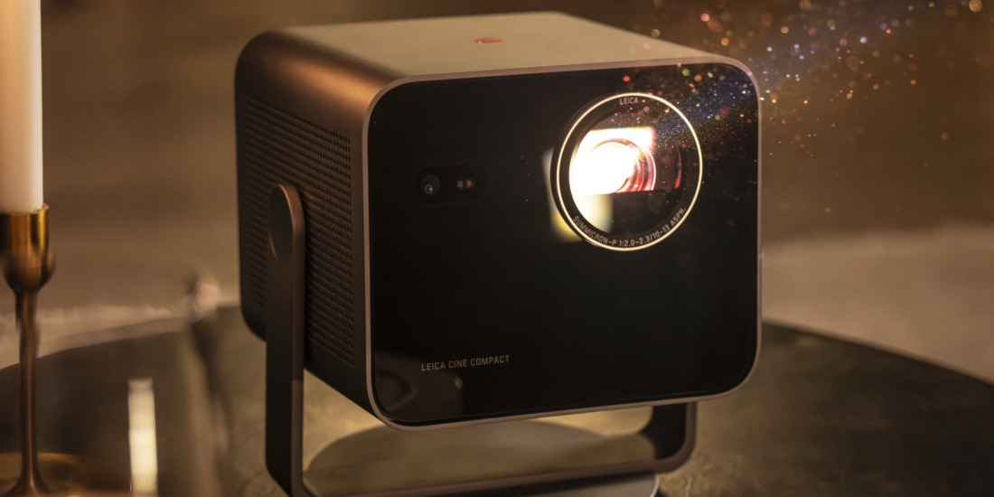 Der Leica Cine Compact 1 steht für einen Mini-Beamer mit Dolby Vision.