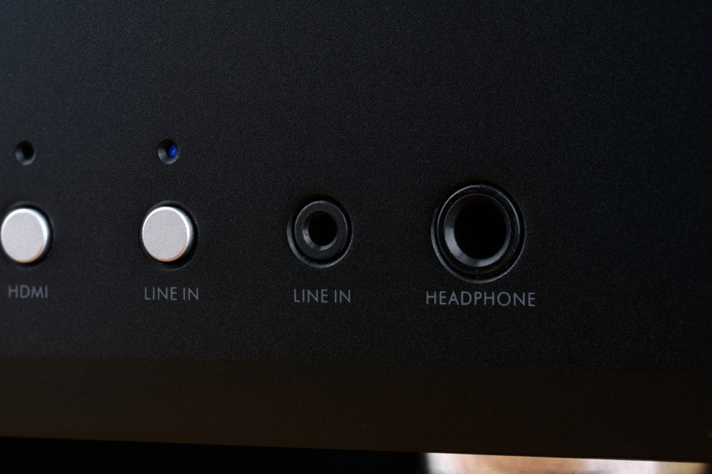 Musical Fidelity B1xi – Vorderseite Line-In, Kopfhörer