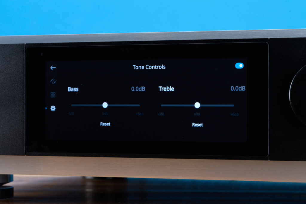 NAD M66 – Klangeinstellungen am Display