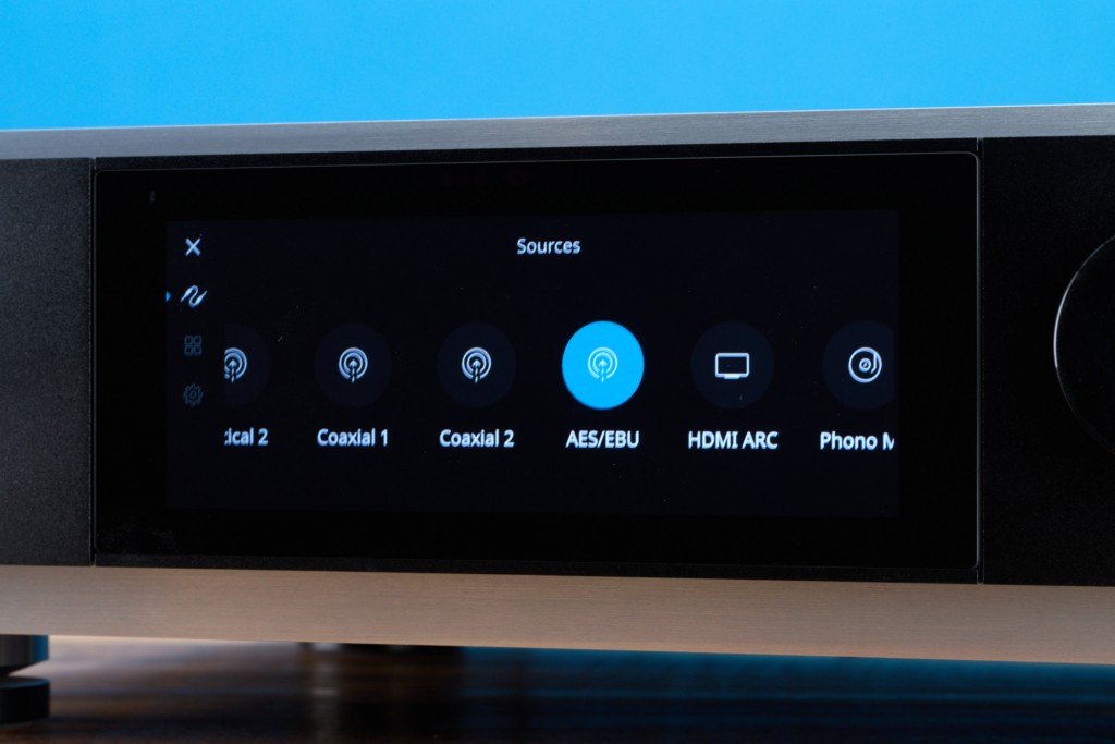 NAD M66 – Quellenwahl auf dem Display