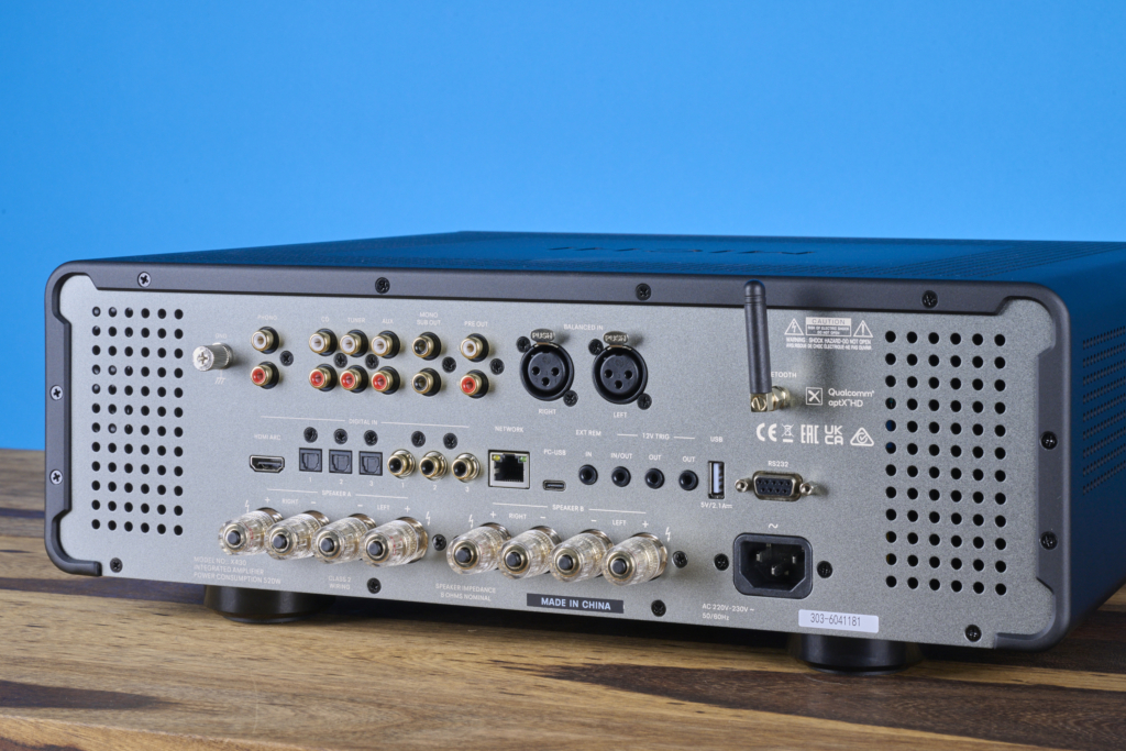 Rotel Michi X430 – Rückseite mit Anschlüssen
