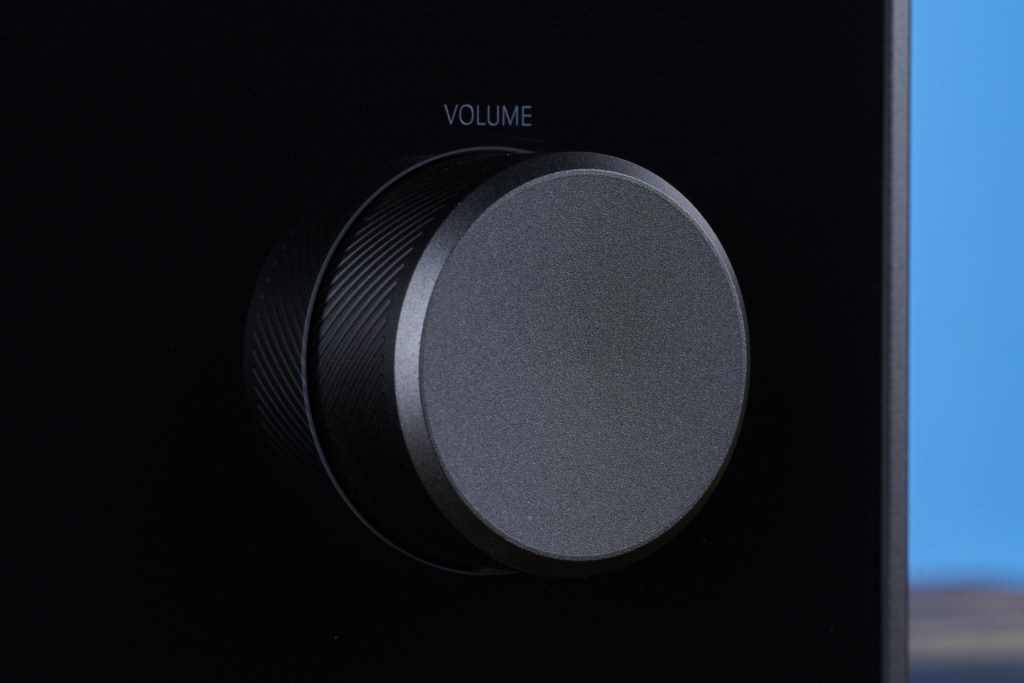 Rotel Michi X430 – Volumenregler rechts
