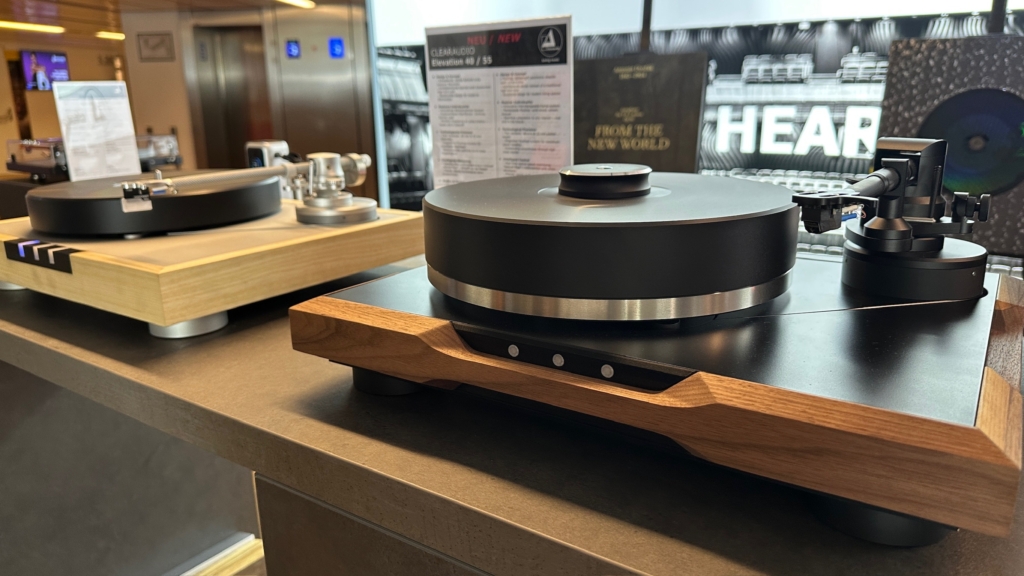 Clearaudio mit vielen Plattenspielern auf der High End 2026
