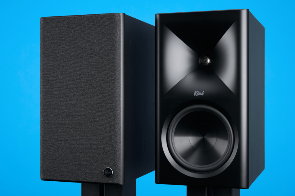 Klipsch The Sevens II Schallwand mit und ohne Abdeckung