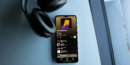 Spotify könnte Werbung in Podcasts bald überspringbar machen.