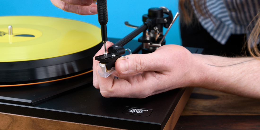 HIFI.DE Ratgeber | Tonabnehmer einbauen MoFi Masterdeck