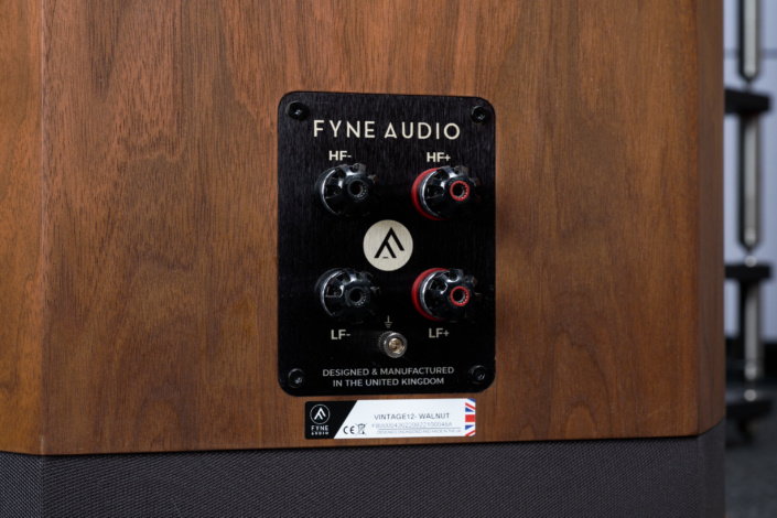 Fyne Audio Vintage 12 Polklemmen Rückseite Detail