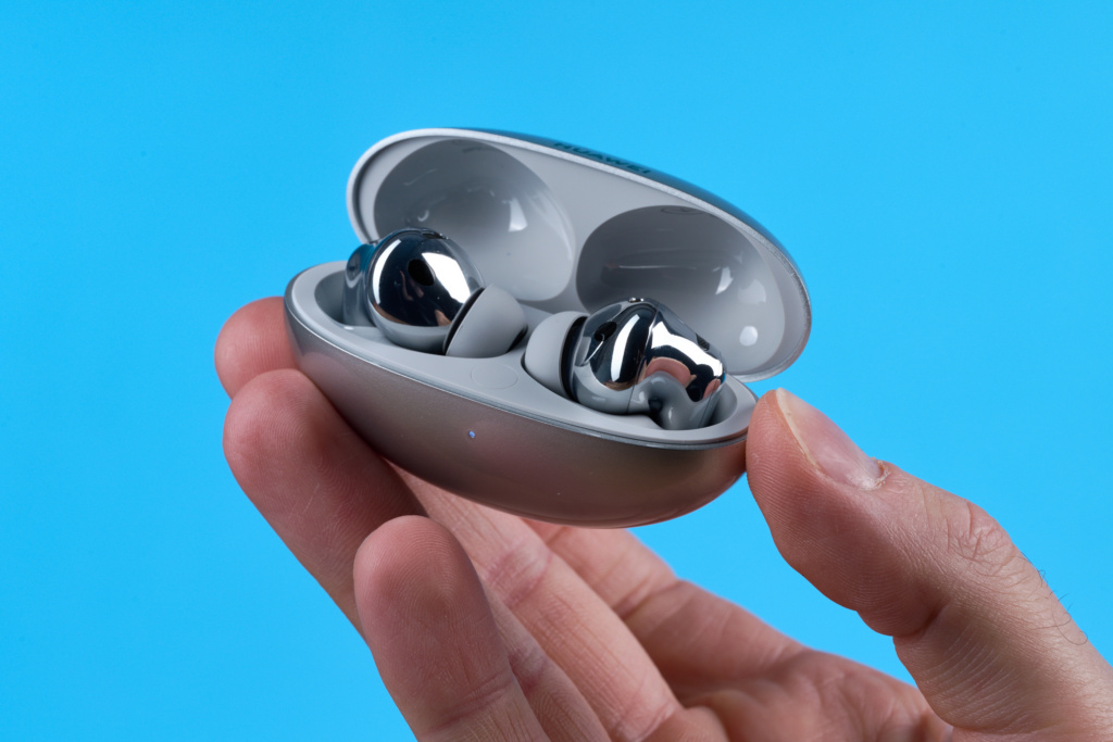 Huawei FreeBuds Neo – In der Hand
