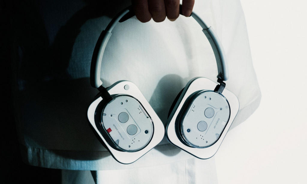 Der Headphone (1) Pro übernimmt wohl das eigenwillige Design der Geschwistermodelle.