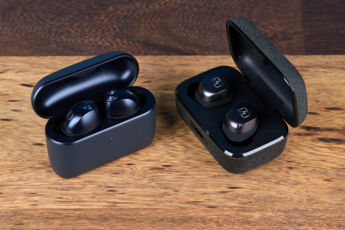 Der optische Unterschied zwischen Sennheiser Momentum Wireless 4 und 5 ist sehr groß.