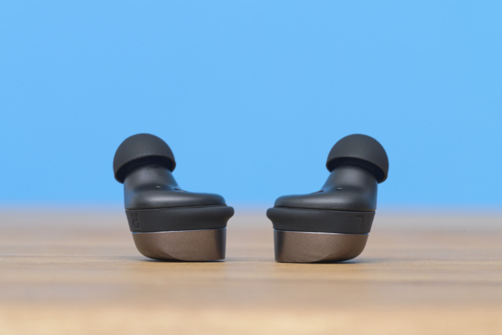 Sennheiser Momentum True Wireless 5 vs. Sennheiser Momentum True Wireless 4 – Detailaufnahme