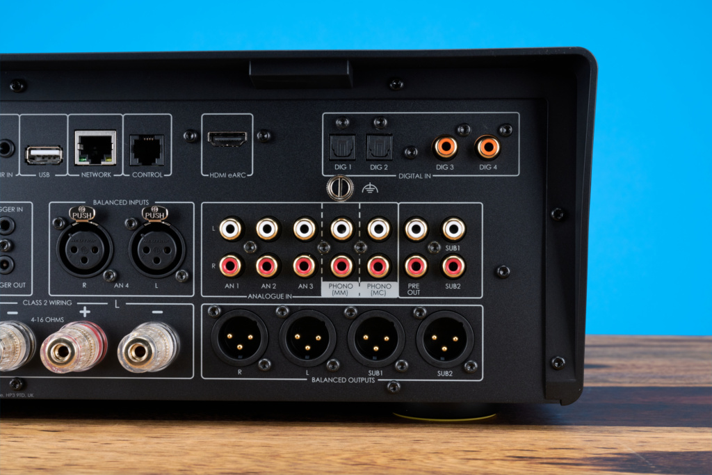 Verstärker mit Phono-Eingang Arcam Radia SA45 Rückseite Anschlüsse