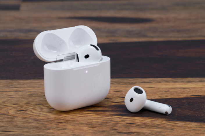 Apple AirPods 5 vs. Apple AirPods 4 – Design