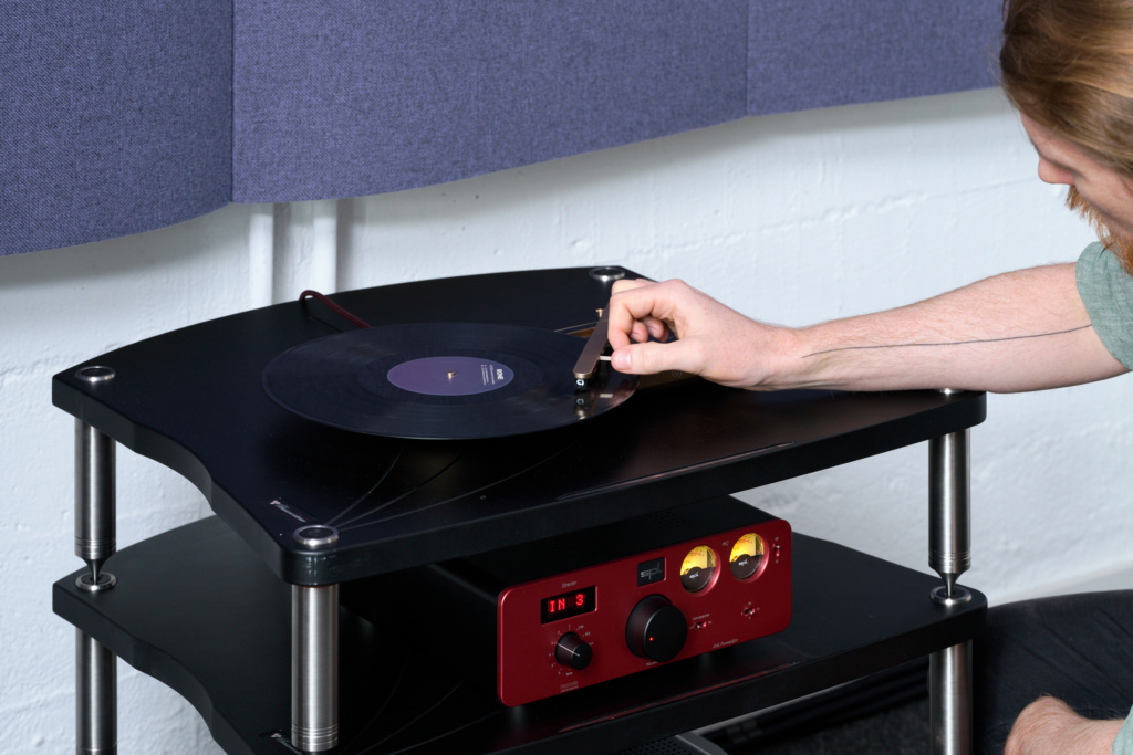 Coturn CT-Two Testsituation auf HiFi-Rack in Benutzung