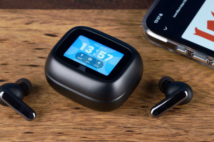 JBL Live Beam 4 – Case mit Display