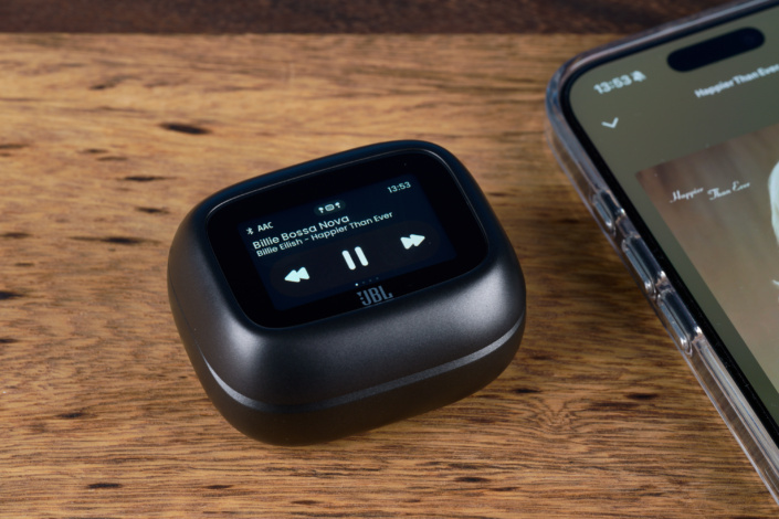 JBL Live Beam 4 – Case mit Display