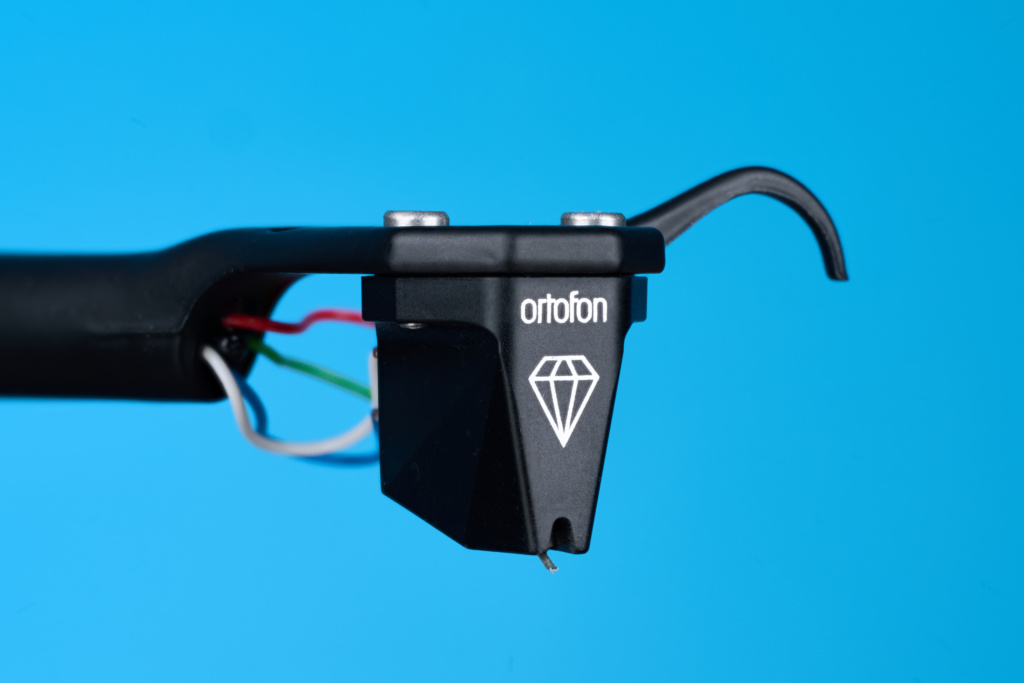 Ortofon MC X30 an Tonarm von links