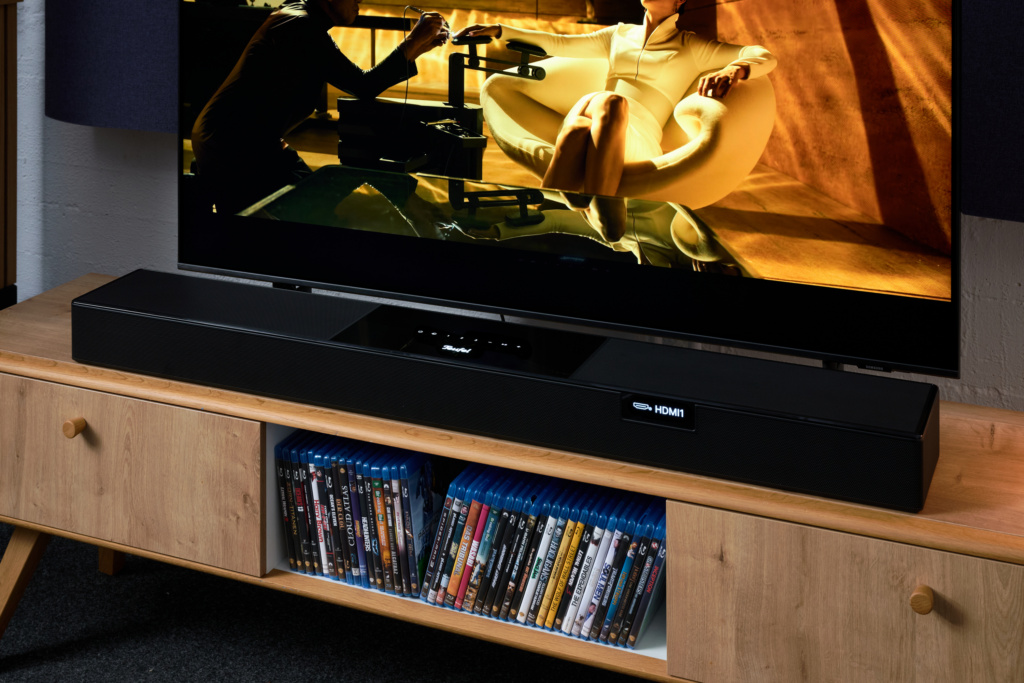 Schrägansicht Teufel Cinebar Pro 2